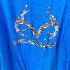Realtree short sleeve, crewneck men's size L T-shirt